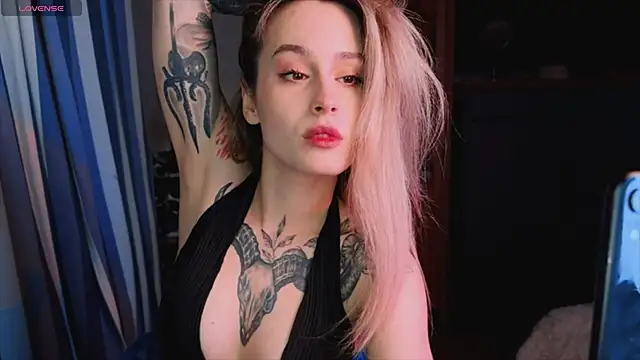 Snapshot of aviva_faith chatting on 11/21/25, 05:22 aviva faith online show from 11/21/25, 05:22