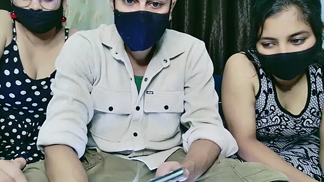 Snapshot of RupaliDixit chatting on 10/03/25, 04:59 RupaliDixit online show from 10/03/25, 04:59