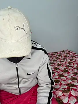 Snapshot of RupaliDixit chatting on 11/28/25, 09:01 RupaliDixit online show from 11/28/25, 09:01