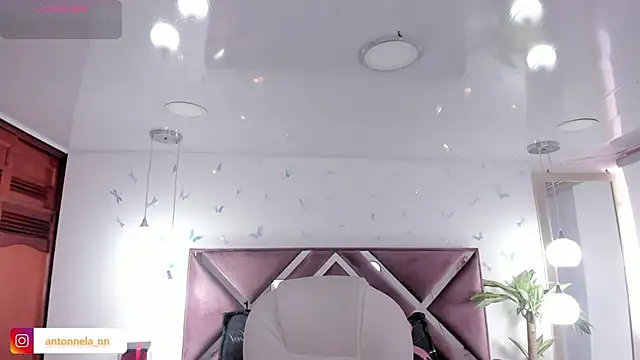  Antonnela  online show from 12/15/25, 02:43