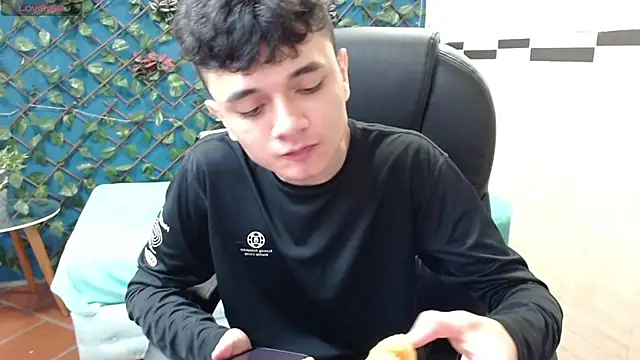 Waturox online show from 03/04/25, 10:27