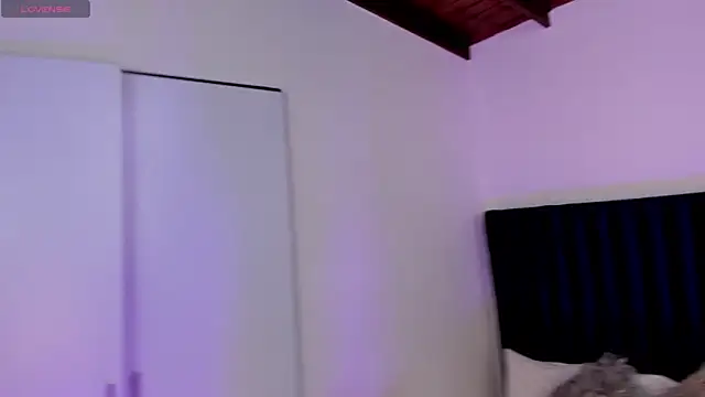 Snapshot of sophiieTaylor1 chatting on 02/12/26, 04:07 sophiieTaylor1 online show from 02/12/26, 04:07