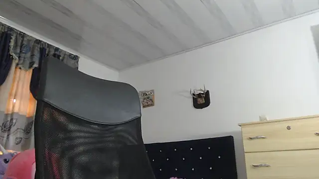 Snapshot of sweet_cutetras22 chatting on 01/28/25, 01:49 sweet cutetras22 online show from 01/28/25, 01:49