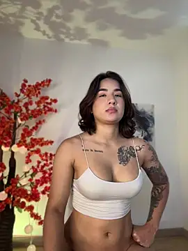 VictoriaHiill online show from 04/30/26, 04:24