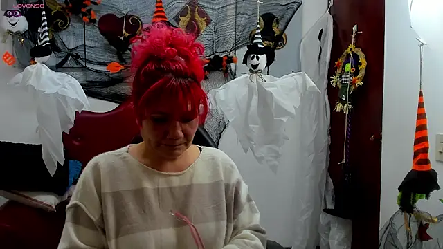 Salomeediaz  online show from 10/17/25, 09:06