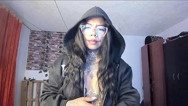 Snapshot of nicole_volkov chatting on 11/11/25, 06:02 nicole volkov online show from 11/11/25, 06:02