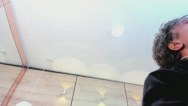 Snapshot of martina_touss chatting on 03/05/25, 02:14 martina touss online show from 03/05/25, 02:14