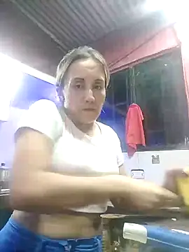 Snapshot of Isabel23zr chatting on 01/01/25, 12:53 Isabel23zr online show from 01/01/25, 12:53