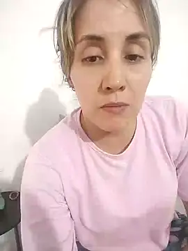 Snapshot of Isabel23zr chatting on 01/17/25, 03:43 Isabel23zr online show from 01/17/25, 03:43