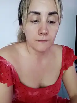 Snapshot of Isabel23zr chatting on 10/06/25, 03:53 Isabel23zr online show from 10/06/25, 03:53