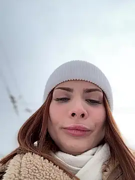 Snapshot of Accole chatting on 01/07/25, 08:34 Accole online show from 01/07/25, 08:34