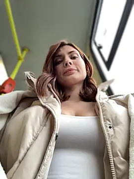 Snapshot of Accole chatting on 02/13/25, 07:03 Accole online show from 02/13/25, 07:03