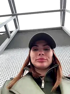 Snapshot of Accole chatting on 11/11/25, 09:09 Accole online show from 11/11/25, 09:09