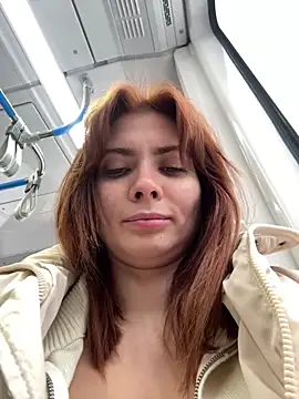 Snapshot of Accole chatting on 11/21/25, 07:40 Accole online show from 11/21/25, 07:40