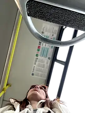 Snapshot of Accole chatting on 12/02/25, 09:25 Accole online show from 12/02/25, 09:25