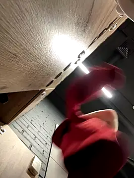 Snapshot of Accole chatting on 12/04/25, 07:50 Accole online show from 12/04/25, 07:50