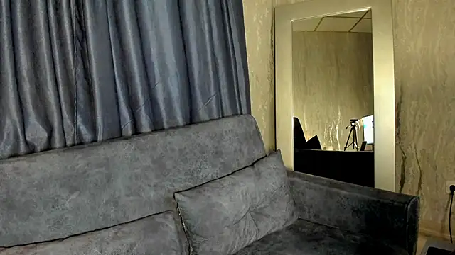 Stacey Brown online show from 12/12/24, 04:15