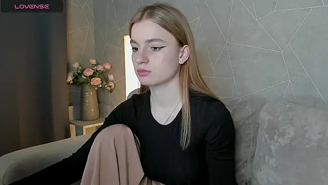 Stacey Brown online show from 03/08/25, 03:39