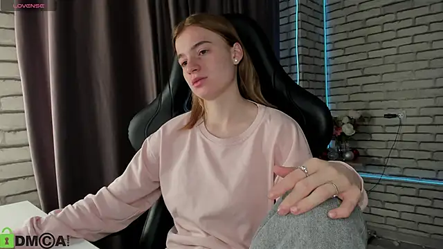 Snapshot of Stacey_Brown chatting on 01/12/26, 11:43 Stacey Brown online show from 01/12/26, 11:43