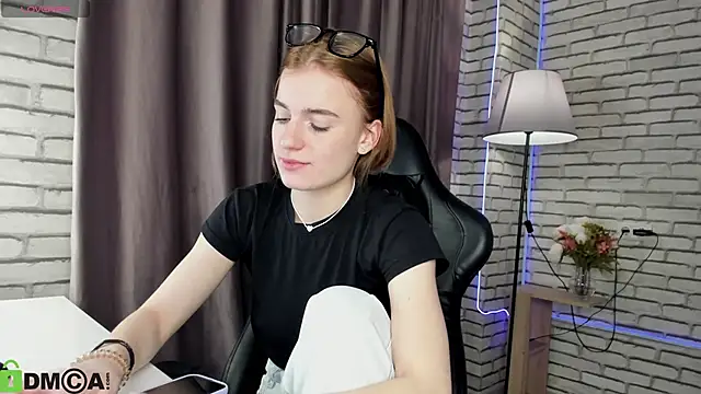 Snapshot of Stacey_Brown chatting on 02/02/26, 12:20 Stacey Brown online show from 02/02/26, 12:20