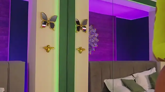 Snapshot of LoraDevine chatting on 02/25/26, 08:07 LoraDevine online show from 02/25/26, 08:07