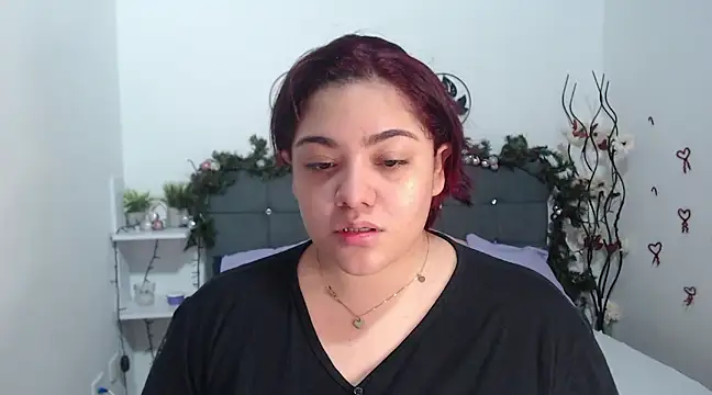 Snapshot of KathyGonzalez chatting on 12/24/24, 11:17 KathyGonzalez online show from 12/24/24, 11:17