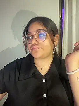 KathyGonzalez online show from 11/11/25, 10:59