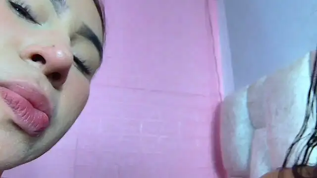 strawberrymia68 online show from 03/01/25, 01:07