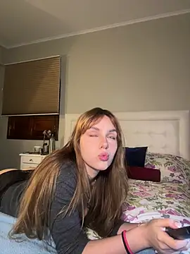 Snapshot of AlinaCarter chatting on 12/19/24, 12:34 AlinaCarter online show from 12/19/24, 12:34