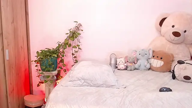 Snapshot of The_queen_of_pleasure chatting on 10/03/25, 04:53 The queen of pleasure online show from 10/03/25, 04:53