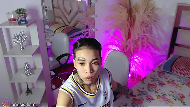 Snapshot of Jonesliam23 chatting on 01/31/26, 07:11 Jonesliam23 online show from 01/31/26, 07:11