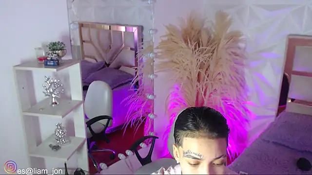 Snapshot of Jonesliam23 chatting on 02/04/26, 06:58 Jonesliam23 online show from 02/04/26, 06:58