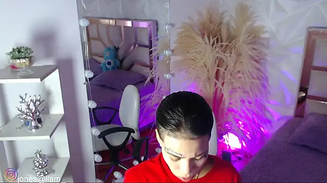 Snapshot of Jonesliam23 chatting on 02/05/26, 07:18 Jonesliam23 online show from 02/05/26, 07:18