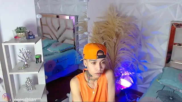 Snapshot of Jonesliam23 chatting on 02/23/26, 07:22 Jonesliam23 online show from 02/23/26, 07:22