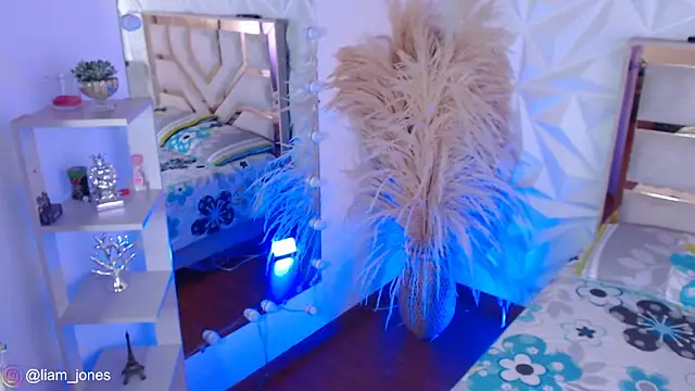 Snapshot of Jonesliam23 chatting on 03/20/26, 07:41 Jonesliam23 online show from 03/20/26, 07:41