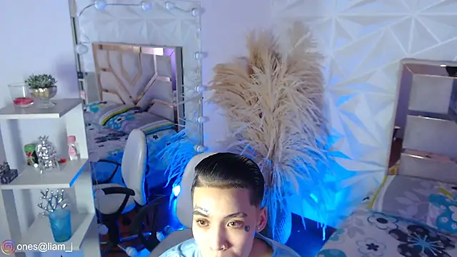 Snapshot of Jonesliam23 chatting on 03/21/26, 07:28 Jonesliam23 online show from 03/21/26, 07:28