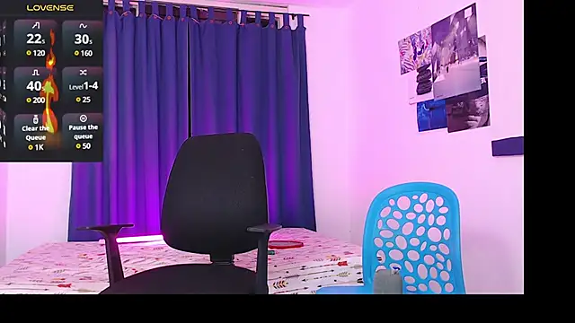 Snapshot of Sanit_Di chatting on 03/08/25, 03:17 Sanit Di online show from 03/08/25, 03:17