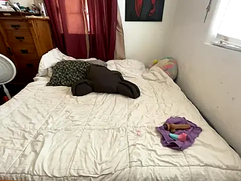 anja peach online show from 10/03/25, 05:54