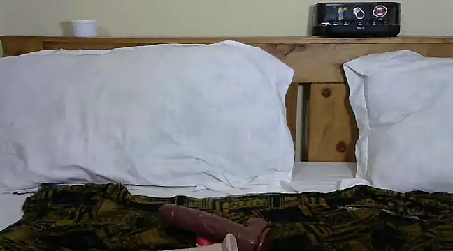 Snapshot of preettys56 chatting on 03/10/25, 04:03 preettys56 online show from 03/10/25, 04:03