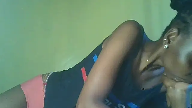 Snapshot of slim_girl02 chatting on 06/16/26, 06:16 slim girl02 online show from 06/16/26, 06:16