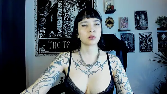 Demongirl6666 online show from 10/22/25, 05:56