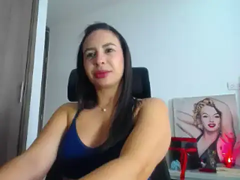 Snapshot of Shantalhotx69 chatting on 02/08/25, 03:31 Shantalhotx69 online show from 02/08/25, 03:31