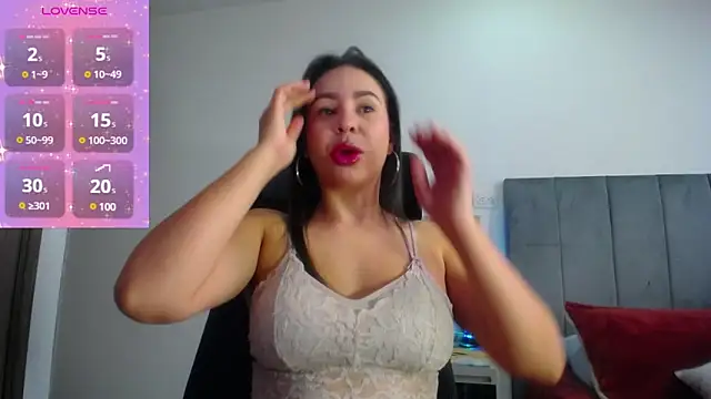 Snapshot of Shantalhotx69 chatting on 03/04/25, 12:44 Shantalhotx69 online show from 03/04/25, 12:44