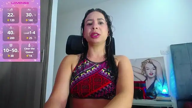 Snapshot of Shantalhotx69 chatting on 03/06/25, 12:09 Shantalhotx69 online show from 03/06/25, 12:09