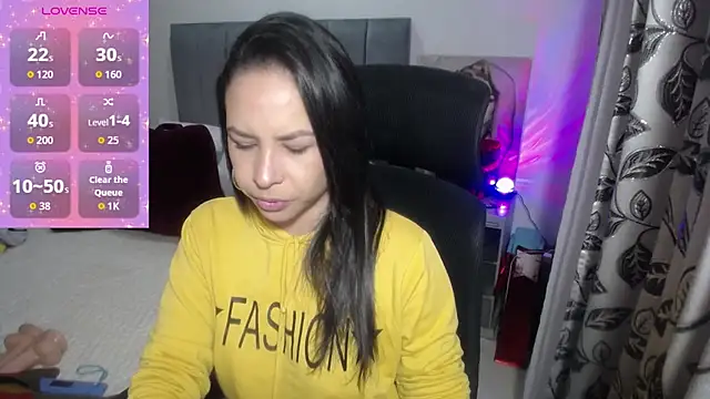 Snapshot of Shantalhotx69 chatting on 10/16/25, 11:55 Shantalhotx69 online show from 10/16/25, 11:55