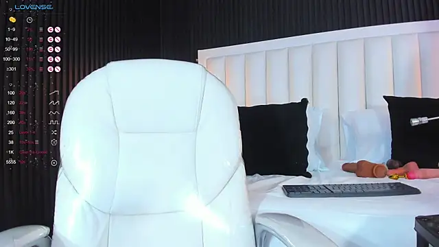 afrodytasky  online show from 11/26/25, 11:44