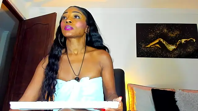 KimberlyBanks2 online show from 11/18/25, 10:20