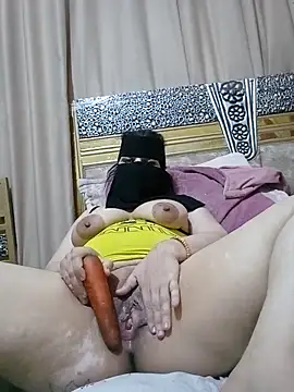 Snapshot of Naariman chatting on 01/24/25, 05:21 Naariman online show from 01/24/25, 05:21