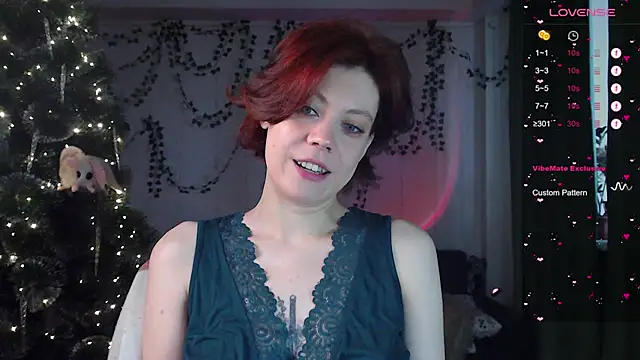 Snapshot of Your_Corvus chatting on 12/18/24, 06:32 Your Corvus online show from 12/18/24, 06:32