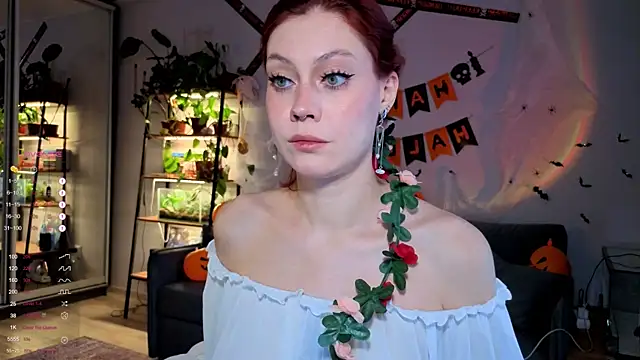 Snapshot of Your_Corvus chatting on 10/28/25, 09:57 Your Corvus online show from 10/28/25, 09:57